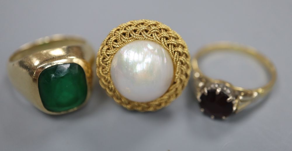 A 750 and mabe pearl set dress ring, size O, gross 8.5 grams & 2 other rings.